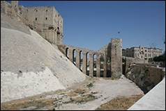 Une image contenant btiment, extrieur, montagne, ruine

Description gnre automatiquement