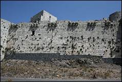 Une image contenant plein air, ciel, btiment, Ruines

Description gnre automatiquement