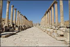 Une image contenant ciel, place de march, plein air, Ruines

Description gnre automatiquement