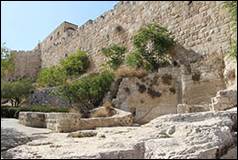 Une image contenant plein air, Ruines, ciel, Site archologique

Description gnre automatiquement