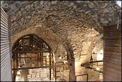 Une image contenant b�timent, brique, pierre, structure

Description g�n�r�e automatiquement