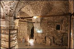 Une image contenant btiment, Ruines, pierre, cave

Description gnre automatiquement