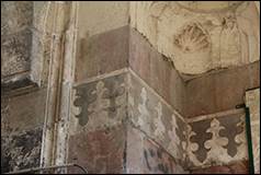 Une image contenant int�rieur, arche, pierre, sale

Description g�n�r�e automatiquement