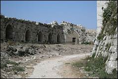 Une image contenant plein air, Ruines, ciel, Site arch�ologique

Description g�n�r�e automatiquement