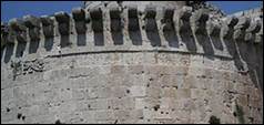 Une image contenant b�timent, plein air, Ruines, ciel

Le contenu g�n�r� par l�IA peut �tre incorrect.