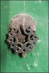 Une image contenant m�tal, objets en m�tal, Poign�e de porte, fer

Description g�n�r�e automatiquement