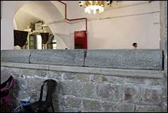 Une image contenant pierre, int�rieur, miroir, mur

Description g�n�r�e automatiquement