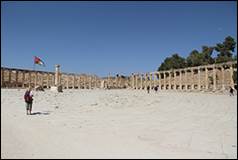 Une image contenant plein air, ciel, sol, b�timent

Description g�n�r�e automatiquement