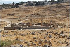 Une image contenant plein air, ciel, Ruines, sol

Description g�n�r�e automatiquement