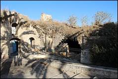 Une image contenant ciel, ext�rieur, neige, ruine

Description g�n�r�e automatiquement